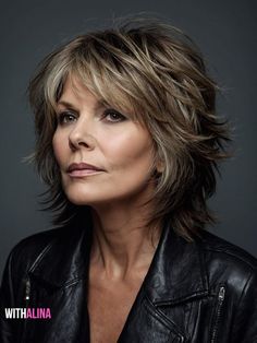 Very Layered Hair Medium Over 50 2024, Mid Length Hairstyles For Women Over 50, Very Layered Hair Medium Over 50, Youthful Hairstyles, Choppy Bob Hairstyles For Fine Hair, Diy Hair Dye, Trendy Short Hairstyles, Lob Haircuts