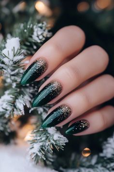 16 Pretty Christmas Glitter Nails To Try This Holiday Season Holiday Green Nails Christmas, Christmas Aesthetic Nails Acrylic, Christmas Design Nails Acrylic, Green Gold Holiday Nails, Christmas Green And Gold Nails, Chrome Nails For Christmas, Short December Nail Ideas, Christmas Nails Green Glitter, 2024 Winter Nails Trend