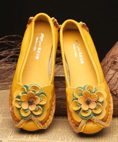 Vintage Floral Splicing Penny Loafers Light Grey Cowhide LeatherMade of:-Cowhide Leather Upper.-Rubber sole- cushioned insole. Woman Loafers, Leather Shoes Women Flats, Spring Shoes Women, Leather Shoes Women, Leather Flats Women, Spring Flats, White Leather Shoes, Black Flats Shoes, Women Flats