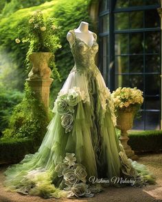 Fae Ball, Interesting Dresses, Fairy Court, Spring Court, Victorian Accessories, Beautiful Long Dresses, Magic Aesthetic