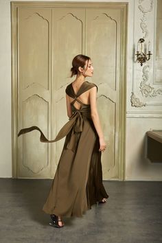 "June gifts for you ❤ OFF 10% ALL ITEMS ADD COUPON CODE: 𝐒𝐔𝐌𝐌𝐄𝐑 Cross Back Dress - Olive Dress- Silk dress - Wedding guest dress - Part Dress - Bridesmaids dress - Gift for her- Plus Size Dress - This is Handmade silk item according to your own orders. - 100% real photos. ----------------------- FABRIC & COLOR: - Fabric: Silk Crepe de chine / 16 Momme. Crepe de chine fabric features a silky smooth feel, fluid drape and grainy texture. Lightweight, dense and breathable. This is an premium a Tiered Dress Formal, Cross Back Dress, Dress Bridesmaids, Olive Dress, Valentine Dress, Silk Wedding Dress, Velour Dress, Dress Wedding Guest, Silk Outfit