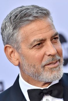 19 Ideas Stylish Haircuts for Men Over 50: Embrace Grey with Elegance and Edge Grey Hair Color Men, Stylish Haircuts For Men, Short Grey Hairstyles, Best Mens Hairstyles, Grey Hair Journey, Grey Hairstyles, Spanish Projects