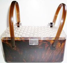 VINTAGE 1950's LUCITE FAUX TORTOISE SHELL WITH CLEAR FACETED TOP HANDBAG PURSE | eBay Box Purse, Makeup Store, Top Handbags, Shell Pattern, Beautiful Handbags, Vintage Purses, Acrylic Plastic, Vintage Lucite, Acrylic Box