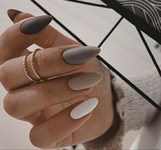 Cruise Nails, Pointy Nails, Casual Nails, Style 2023, Neutral Nails, Dipped Nails, Autumn Nails, Minimalist Nails