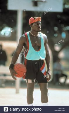 Download this stock image: WEIßE JUNGS BRINGEN'S NICHT / White Men Can't Jump USA 1992 / Ron Shelton Szene mit WESLEY SNIPES (Sidney Deane). Regie: Ron Shelton aka. White Men Can't Jump - GGE2TW from Alamy's library of millions of high resolution stock photos, illustrations and vectors. 80s Sports Fashion Men, Mens Vintage Sportswear, B2k Aesthetic, 80s Sports Fashion, Gym Fits Men, 90s Men Fashion, Mens Physique, 80s Sportswear, 80s Sports