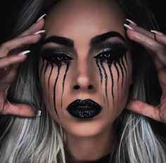 Light And Dark Fairy Costume, Scary Halloween Make Up Horror, Scary Chic Halloween Costumes, Demon Costume Female Halloween Diy, Adult Halloween Face Paint Ideas, Halloween Photoshoot Makeup, Fallen Angel Make Up Halloween, Dead Angel Makeup, Halloween Fx Makeup Ideas