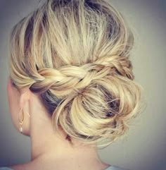 10 Gorgeous Messy Updos From Pintrest | StyleCaster Party Hair Inspiration, Updo Casual, Hairstyle Bridesmaid, Hair Plait, Plait Styles, Updo Easy, Hairstyles Anime, Hairstyles School, Anime Hairstyles