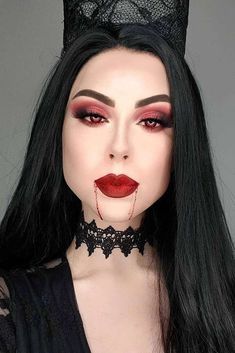 Vampire Makeup Ideas, Vampire Makeup Looks, Halloween Costumes Women Scary, Teknik Makeup, Vampire Makeup Halloween, Vampire Halloween Costume, Vampire Makeup