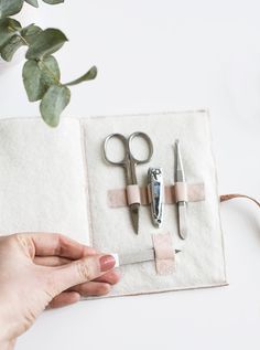 Yay! I’m getting back into the DIY swing of things finally which I’m so happy about because they are my favourite posts by far. Definitely the most time consuming, but my favourite all … Nail Kit Gift, Peeling Nails, Diy Swing, Builder Gel Nails, Gel Nail Extensions, Nail Art At Home, Acrylic Nail Kit