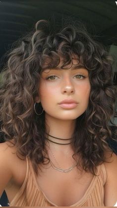 Curlie Hairstyles, Shaggy Curly Hair, Zicxa Photos, Glamorous Hairstyles, Wavy Hairstyle, Haircut Women, Hairstyles Wavy, Hairstyles Curls