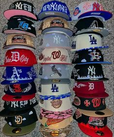 Caps Aesthetic, Custom New Era Hats, Cap Aesthetic, Looks Hip Hop, Pretty Sneakers