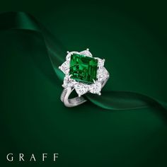 Luxury Jewelry Display, Modern Rings, Emerald Jewellery, Designers Jewelry Collection, Diamonds Rings, Jewelry Photography Styling, Antique Engagement Rings Vintage