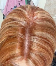 Blonde Streaks In Ginger Hair, Natural Ginger Hair Dye Ideas, Pink Highlights In Auburn Hair, Ginger Hair And Blonde Highlights, Ginger Hair Blonde Highlights Curly, Very Light Ginger Hair, Ginger Hair With Tinsel, Highlights Orange Hair, Lowlights On Ginger Hair