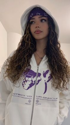 Yasmin Barbieri, Curl Shampoo, Curly Girl Hairstyles, Curly Girl, Long Curly, Natural Curls, Pretty Face, Aesthetic Girl, Hair Goals