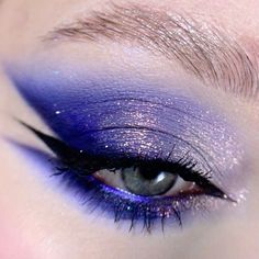 Purple Masquerade Makeup, Purple Glam Makeup Looks, Blue Purple Eye Makeup, Blue And Purple Eye Makeup, Purple Eyeliner Looks, Indigo Makeup, Blue Goth Makeup, Blue And Purple Eyeshadow, Cosmic Makeup