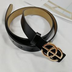 Two G Buckle belt with Genuine Leather. Buckle in gold. Fashion trends. Genuine Leather Belt, High Fashion Street Style