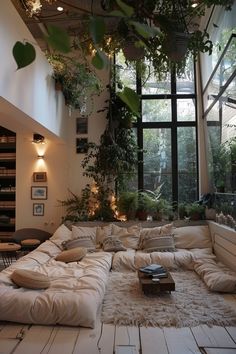 Comfy Open Living Room, Floor Couches Living Rooms, Art Studio Apartment Ideas, Lively Room Ideas, Living Room Plant Aesthetic, Comfy Furniture Cozy Living, Dream Living Room Aesthetic, Mountain Inspired Living Room, Dreamy Living Room Aesthetic