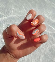 Cute Summer Nail Designs Almond, Short Cute Nails Square, Summer Nails Ideas 2024 Almond, Retro Summer Nails, Summer Nail 2024 Trends, Olivia Nails, Lily Nails, Quartz Nails, Western Nails