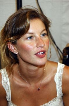 Sunburn Makeup Look, Sunburn Makeup, Romantic Makeup, Sweet 17, Glow Makeup, Gisele Bündchen, Face Card