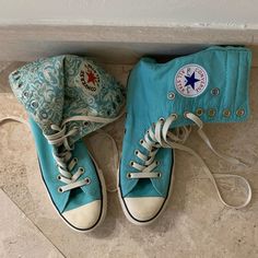 Converse Boots, Funny Shoes, Girls Converse, Scene Kids, Girls Boots, Indie Fashion, Feeling Blue