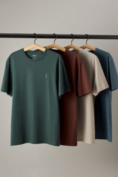 Refresh your essentials with this multipack of casual T-Shirts. With a classic crew neckline and short sleeves, they're finished with our signature stag at the chest. 4 x T-shirt 100% Cotton. Best T Shirts Men, Best T Shirt For Men, Aesthetic T Shirts Men, T Shirt Brand Photoshoot, Mens T-shirt, Men's T-shirts, T Shirt Outfit Men Casual, Mens Tshirt Outfit Casual, Men T Shirt Outfit