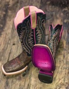 Women Western Boots, Vaquera Boots, Ariat Cowgirl Boots, Cowgirl Boots Square Toed, Durango Boots, Western Shoes, Womens Cowgirl Boots, Cowgirl Accessories