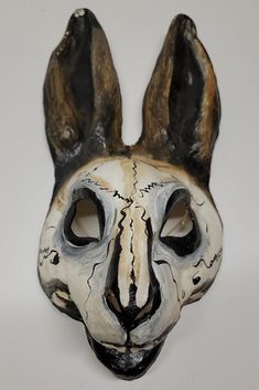 Psycho Rabbit Mask Donnie Darko Mask, Rabbit Mask, Amazing Halloween Costumes, Paper Mache Mask, Bunny Mask, Mask Drawing, Donnie Darko, Paper Mache, Cowboy Boots