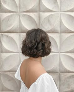 Pelo Ondulado Natural, Pelo Bob Ondulado, Short Wavy Haircuts, Chic Short Hair, Asian Short Hair, Hair Inspiration Short, Haircuts For Wavy Hair, Brown Hair Balayage