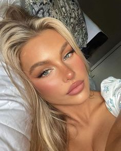 The secret to achieving a beautiful light makeup look... Is quick, easy, and perfect for those days when you want to look effortlessly stunning. See 5 most recent pins for steps 💗 #makeup #beauty #naturalmakeup #bridalmakeup #simplemakeup #elegant Blonde Shades, Wedding Hairstyles And Makeup, Mekap Mata, Bridesmaid Hair Makeup