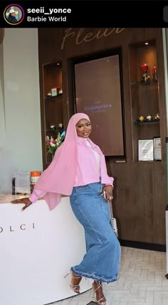 Skirt Syles, Denim Hijab Outfit, Modest Fashion Muslimah, Sit Still Look Pretty, Hijab Swag, Habits Musulmans, Modest Outfits Muslim, Outfits Muslim, Outfit Modest