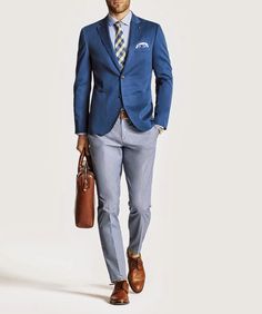 8 primaverales looks para triunfar en la oficina Blue Blazer Outfit, Blazer Outfits Men, Der Gentleman, Traje Casual, Blazer Blue, Men Formal, Nice Style, Men’s Suits, Mens Fashion Suits