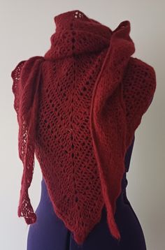 Pretty red shawl made of 35% wool, 35% alpaca and 30% silk. This light, warm shawl will wrap you up this winter. It can be worn in all seasons either as a shawl or as a scarf. Hand wash or delicate machine wash (30oC) Red Shawl, Warm Shawl, Silk Shawl, Knitted Shawls, Shawls And Wraps, Scarf Wrap, Alpaca, Labour Day, Knit Crochet