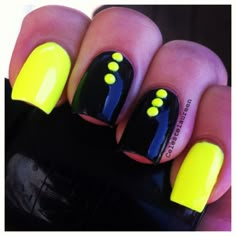 Neon Yellow Nails, Neon Nail Art, Neon Nail Designs, Nails Yellow, Yellow Neon, Studded Nails, Black Nail, Neon Nails, Yellow Nails