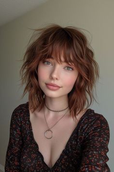 Medium Shag Haircuts, Square Face Hairstyles, Shaggy Short Hair, Chique Outfits, Short Hair With Bangs, Cut My Hair, Trendy Short Hair Styles, Hairstyles With Bangs, Fine Hair