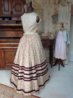 1850s Dress, Theatre Ideas, Cream Beige Color, Aubergine Color, Victorian Skirt, Printed Silk Skirt, Colored Flowers, Skirt Floral, Velvet Trim