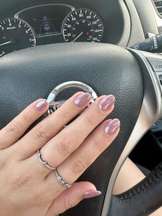 Mauve nails with chrome, fall nails, fall transition Cute Fall Transition Nails, Nails For A Mauve Dress, Short Chrome Nails Fall, Mauve Nails With Chrome, Chrome Mauve Nails, Short Oval Fall Nails, Chrome Nail Color Ideas, Purple Glazed Nails