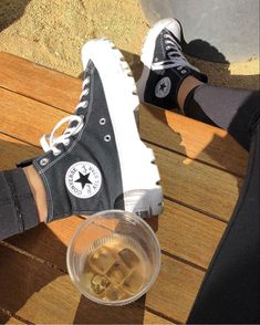 Shoe Goals, High Top Converse Outfits, Converse Run Star, Outfits With Converse, Haikyuu Characters, Hype Shoes, Converse High Tops, Stylish Shoes, Chuck Taylor Sneakers