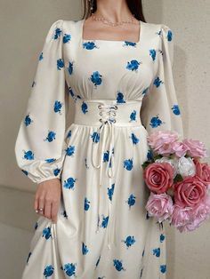 Sun Dresses Modest, Frock Designs For Women, Floral Lantern, Ladies Fancy Dress, Dress With Square Neckline, Chic Dress Classy