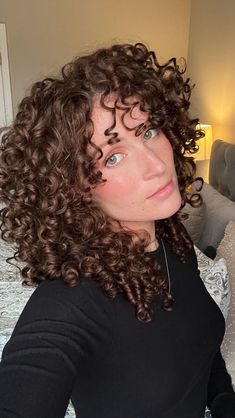 ✨Haven’t posted a Curl Trap in a minuteeeee😂💜 Thought today was the day too😉 Happy Friday Curlies! Have an AMAZING WEEKEND🌞 #curlygirlus… | Instagram Layered Curly Hairstyles, Layered Curly Hair, Permed Hairstyles, Curly Girl, Curly Hairstyles, Natural Curls