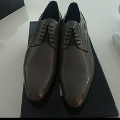 Absolutely Beautiful, Never Used. Gray Patent Leather Shoes. Gray Dress Shoes, Top Shoes For Men, Suede Chukka Boots, Half Boots, Suede Chukkas, Double Monk Strap, Brown Loafers, Patent Shoes, Chelsea Boots Men