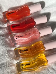 Lip oil, makeup, lipgloss, aesthetic, gisou, juicy, must have, it girl Preppy Island, Profumo Victoria Secret, Going Shopping, Makeup Needs, Pretty Skin, Lip Glosses