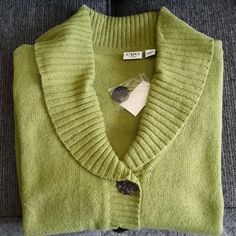 Nwt, Bring In Spring With This Fresh Green Short Sleeve Sweater. Great With Jeans, Dress Slacks Or Skirts. Size: 22/24w Color: Green Long Sleeveless Sweater, Dressy Sweaters, Houndstooth Sweater, Ruffle Sleeve Sweater, Crochet Cardigan Sweater, Black And White Cardigans, Green Knit Sweater, Color Block Cardigan, Sleeveless Cardigan