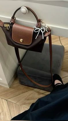 Accessorised Bag, Mini Longchamp Bag, Longchamp Outfit, Longchamp Mini, Longchamp Bag, Handbag Essentials, Girly Bags, What In My Bag, Fancy Bags