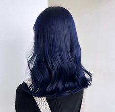 Navy Blue Hair Short, Navy Blue And Pink Hair, Short Wavy Purple Hair, Navy Purple Hair, Neon Blue Hair Color, Warm Blue Hair, Blue Hair Black Roots, Navy Blue Hair Aesthetic, Blue Layered Hair