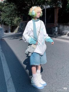 Outfit Ideas 2024, Estilo Harajuku, 일본 패션, Fall Outfit Ideas, Fashion Mistakes, Hand In Hand, Gray Hair, Kawaii Clothes