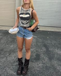 Julia Ernst Outfits, Julia Ernst, Botas Outfit, Coachella Outfit, Outfits 2022, Summer Fits, Fashion Killa, Festival Outfit, Fitness Inspo