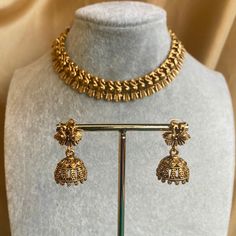 Stunning antique gold, vintage looking necklace set- Beautiful peacock detailing includes jhumka earring  Measurements Approximately Necklace 1 inch length. Adjustable with string  Earring 1.5 inch x 0.5 inch  Ready to ship 📦 Earring Indian, String Earrings, Peacock Earrings, Beautiful Peacock, Jhumka Earrings, Wedding Jewellery Necklace, Jewellery Gift, Gold Set, Fashion Jewellery