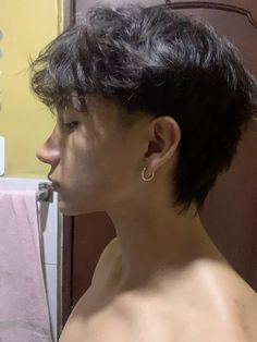 Mullet largo, hombre  Ig: frxnz.z 🧙‍♂️ Mullet With Tapered Sides, Short Hair Male Haircuts, Short Hair With Mullet, Low Taper Mullet Middle Part, Mens Asian Haircut, Guy Haircuts Medium Length, Asian Men Fringe Hairstyle, Male Wolfcut Short, Short Mullet Curtain Bangs