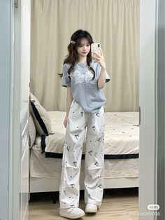 Korean Comfy Outfits, Her Drawing, Corset Fashion Outfits, Mode Ulzzang, Outfit Korean Style, Simple Style Outfits, School Homework, Blazer And Skirt Set, Pajama Fashion