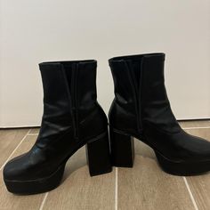 Black chunky boots 
Size 40 

Not sure of brand Black Chunky Boots, Chunky Black Boots, Chunky Boots, Clothing Inspiration, Women's Boots, Black Boots, Womens Boots, Boots, Clothes